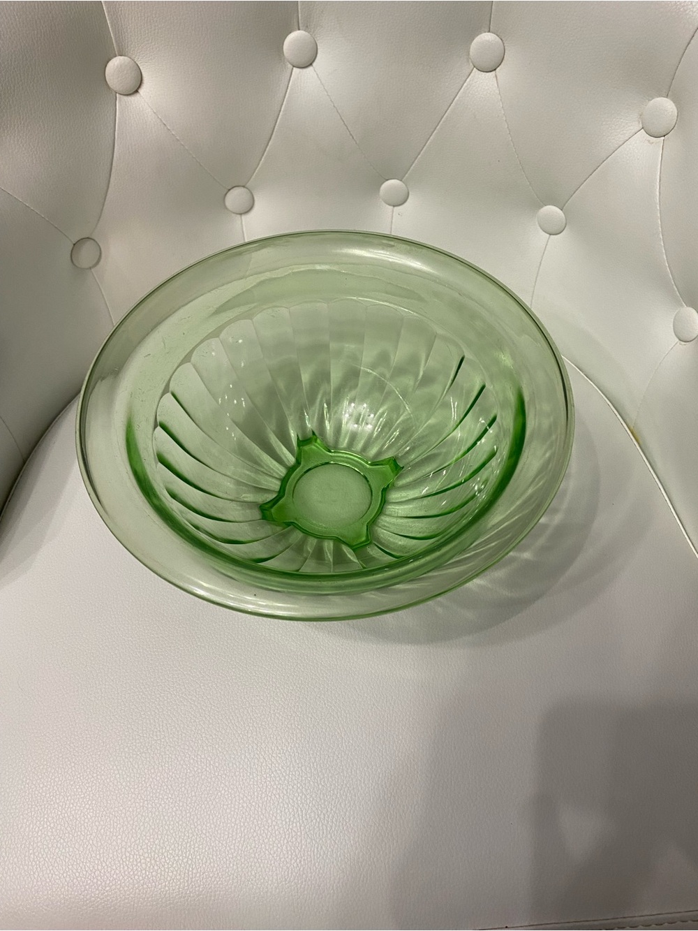 Vtg Hazel Atlas Green Depression Uranium Glass Ribbed Mixing Bowl 4-Footed Base - Picture 4 of 17